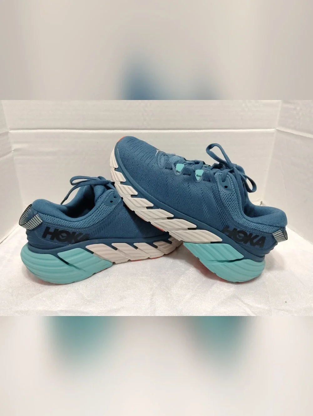 Hoka One One hoka one